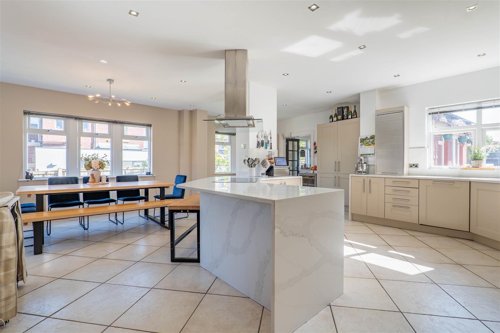 5 bed property in Windsor Road, Chorley